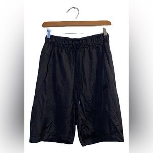 NIKE BLACK ATHLETIC SHORTS